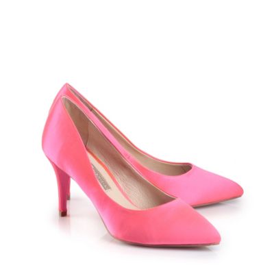 Buffalo Ballerina aus neopink-farbenem Satin
