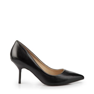 Buffalo Pumps aus schwarzem Leder