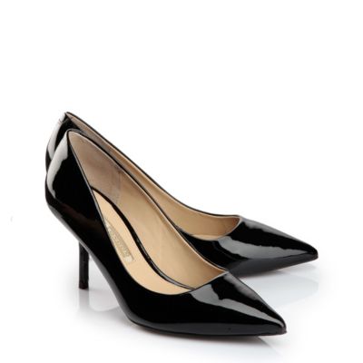 Buffalo Pumps aus schwarzem Lackleder