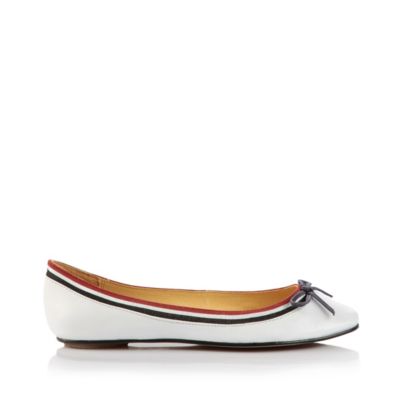 Buffalo Ballerina aus Leder