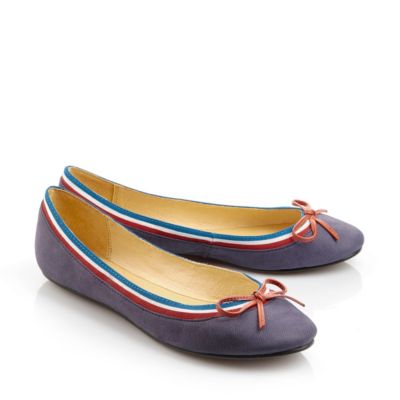 Buffalo Ballerina aus mittelblauem Leder