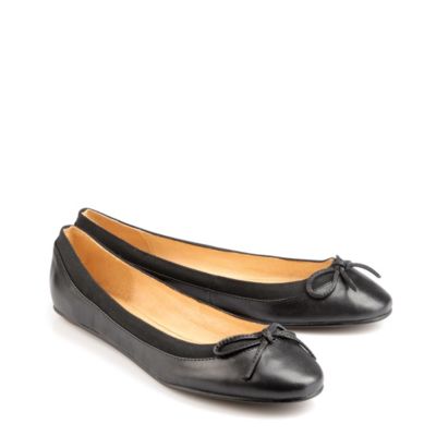Buffalo Ballerina aus schwarzem Leder