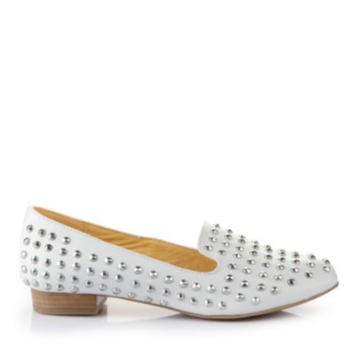 Buffalo Loafer mit silber-farbenen Kegelnieten