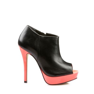 Buffalo Peep Toe Bootie aus schwarzem Leder