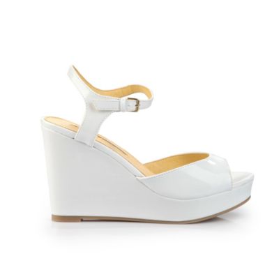 Buffalo Keilsandalette in Lacklederoptik