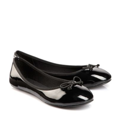 Buffalo Ballerina aus Lackleder