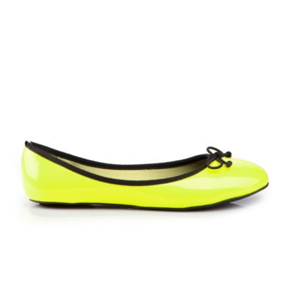 Buffalo Ballerina aus Lackleder
