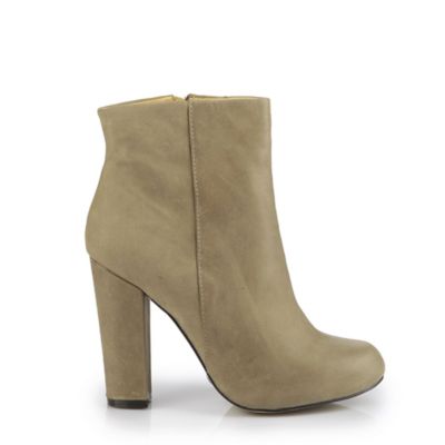 Buffalo Stiefelette aus Nubukleder, used-Optik