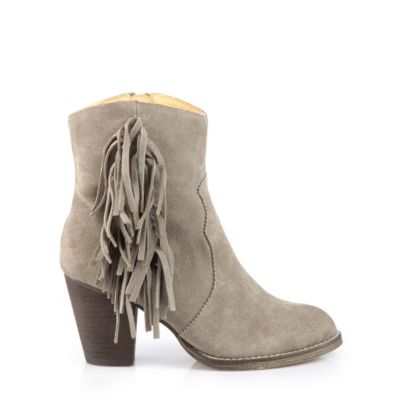 Buffalo Stiefelette aus Veloursleder in used-Optik
