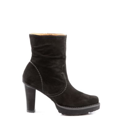 Buffalo Stiefelette aus schwarzem Veloursleder