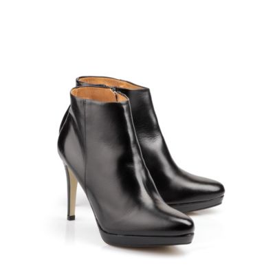 Buffalo Stiefelette aus schwarzem Leder