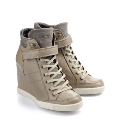 Buffalo Keilsneaker aus beige-farbenem Leder